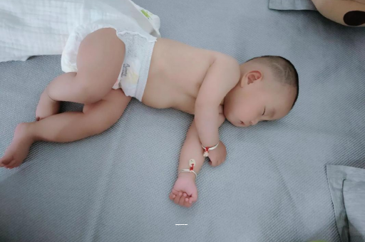 云浮宝宝上火有眼屎